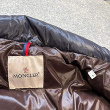 Load image into Gallery viewer, Moncler Tibb Gilet Navy Size 5
