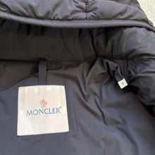 Load image into Gallery viewer, Moncler Cecaud Navy Size 4
