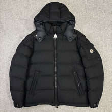 Load image into Gallery viewer, Moncler Montgenevre Black Size 5
