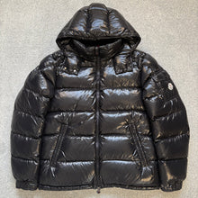 Load image into Gallery viewer, Moncler Maya Black Size 4
