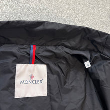 Load image into Gallery viewer, Moncler Reppe Black Size 5
