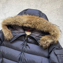 Load image into Gallery viewer, Moncler Byron Navy Size 3
