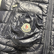Load image into Gallery viewer, Moncler Acorus Navy Size 2
