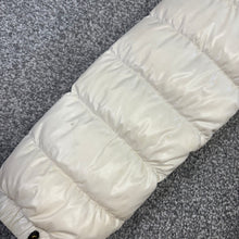 Load image into Gallery viewer, Moncler Bady White Age 14
