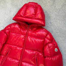 Load image into Gallery viewer, Moncler Ecrins Red Size 3
