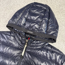 Load image into Gallery viewer, Moncler Galion Navy Size 4
