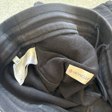 Load image into Gallery viewer, Moncler Shorts Navy Size XL
