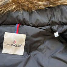 Load image into Gallery viewer, Moncler Cluny Black Size 5
