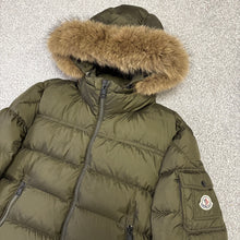 Load image into Gallery viewer, Moncler Marque Khaki Size 2
