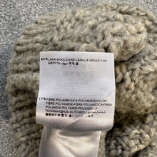 Load image into Gallery viewer, Women’s Moncler Beanie &amp; Scarf Grey SzUNI
