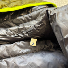 Load image into Gallery viewer, Moncler Hers Navy Size 3
