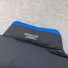 Load image into Gallery viewer, Moncler Ophrys Gilet Blue Size 5
