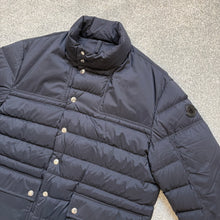 Load image into Gallery viewer, Moncler Boutmy Navy Size 5
