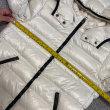 Load image into Gallery viewer, Moncler Bady White Age 14
