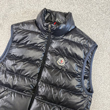 Load image into Gallery viewer, Moncler Aube Gilet Dark Navy Size 1

