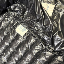 Load image into Gallery viewer, Moncler Daniel Black Size 6
