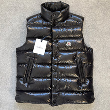 Load image into Gallery viewer, Moncler Tibb Gilet Black Size 4 BNWT
