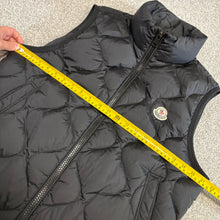 Load image into Gallery viewer, Moncler Allemont Gilet Black Size 2
