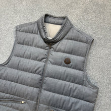 Load image into Gallery viewer, Moncler Gallienne Gilet Grey Size 5
