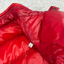 Load image into Gallery viewer, Moncler Gui Gilet Red Size 6
