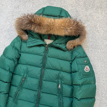 Load image into Gallery viewer, Moncler Byron Green Age 10
