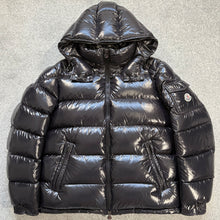 Load image into Gallery viewer, Moncler Maya Black Size 5
