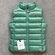 Load image into Gallery viewer, Women’s Moncler Ghany Green Size 1
