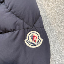 Load image into Gallery viewer, Moncler Brique Navy Size 4
