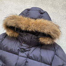 Load image into Gallery viewer, Moncler Cluny Navy Size 2
