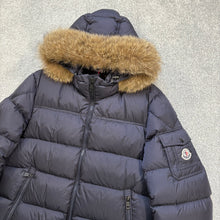 Load image into Gallery viewer, Moncler Marque Navy Size 4
