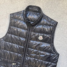 Load image into Gallery viewer, Moncler Gui Gilet Black Size 2

