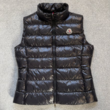 Load image into Gallery viewer, Women’s Moncler Ghany Gilet Black Size 2

