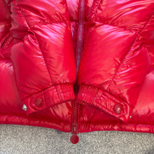 Load image into Gallery viewer, Moncler Ecrins Red Size 3
