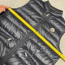 Load image into Gallery viewer, Moncler Gui Gilet Navy Size 4
