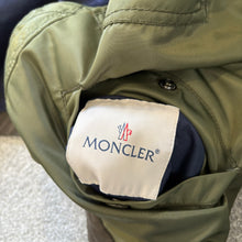 Load image into Gallery viewer, Moncler Graf Reversible Khaki &amp; Navy Camo Size 3
