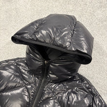Load image into Gallery viewer, Women’s Moncler Echinops Black Size 4
