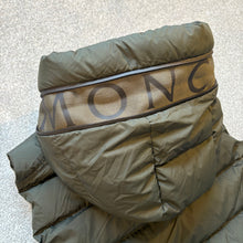 Load image into Gallery viewer, Moncler Cardamine Gilet Khaki Size 1
