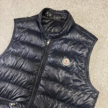 Load image into Gallery viewer, Moncler Gui Gilet Navy Size 5
