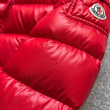 Load image into Gallery viewer, Moncler Maya Red Age10
