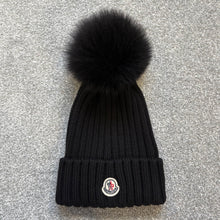 Load image into Gallery viewer, Women’s Moncler Pom-Pom Beanie Black SzUNI
