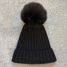 Load image into Gallery viewer, Women’s Moncler Pom-Pom Beanie Black SzUNI
