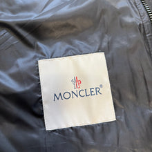 Load image into Gallery viewer, Moncler Mongioie Black Size 2
