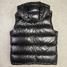 Load image into Gallery viewer, Moncler Bormes Gilet Black Size 5
