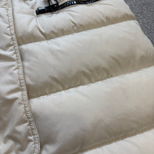 Load image into Gallery viewer, Women’s Moncler Aphrotiti White Size 2
