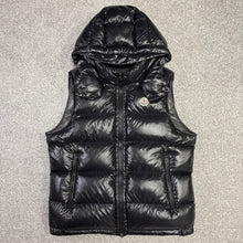 Load image into Gallery viewer, Moncler Bormes Gilet Black Size 5
