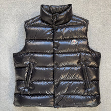 Load image into Gallery viewer, Moncler Tib Gilet Black Size 6

