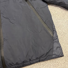 Load image into Gallery viewer, Moncler Laurain Navy Size 5
