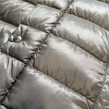 Load image into Gallery viewer, Moncler Forbin Black Size 4
