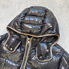 Load image into Gallery viewer, Moncler Harry Black &amp; Grey Size 4
