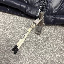 Load image into Gallery viewer, Moncler Galion Navy Size 4
